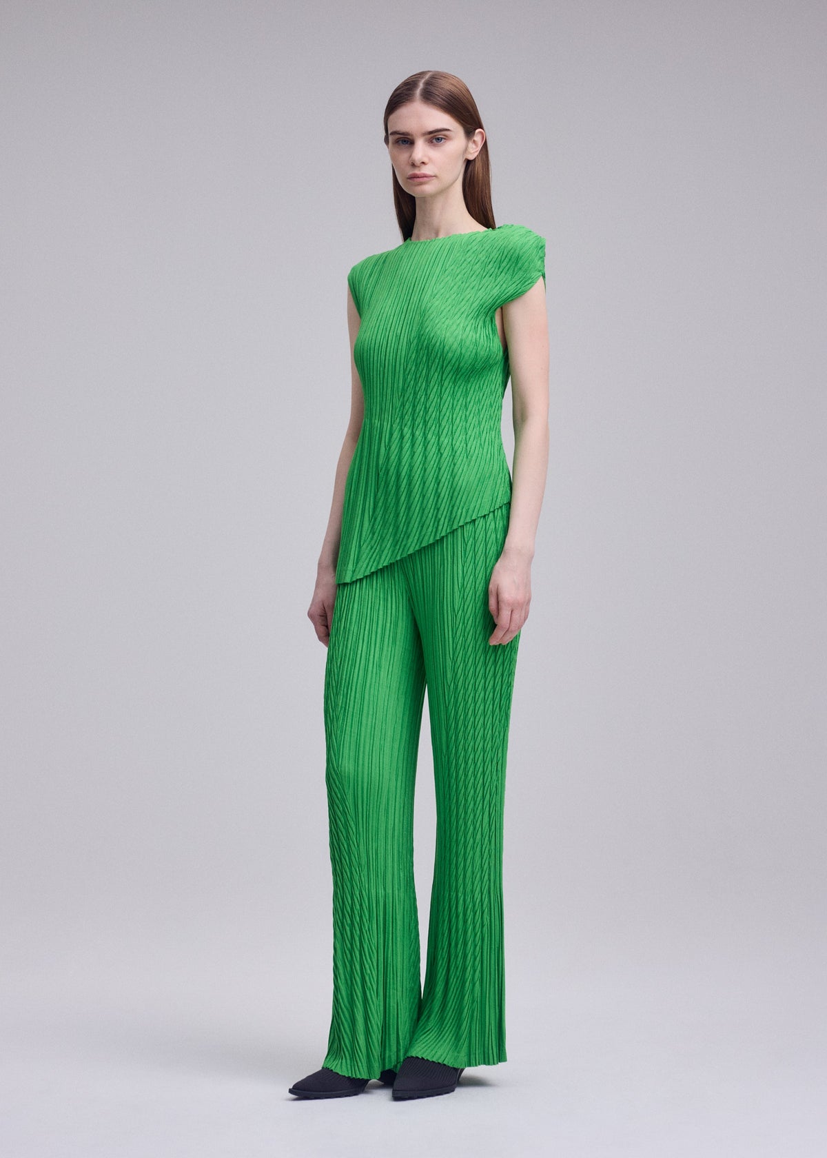 UNFURLING PLEATS Trousers Off-White