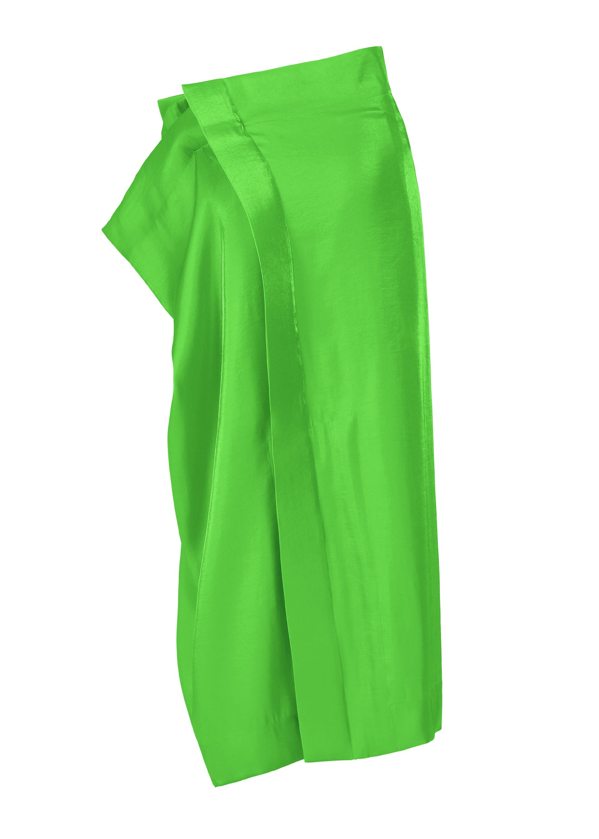 A detail shot of the ISSEY MIYAKE MERCURY skirt.