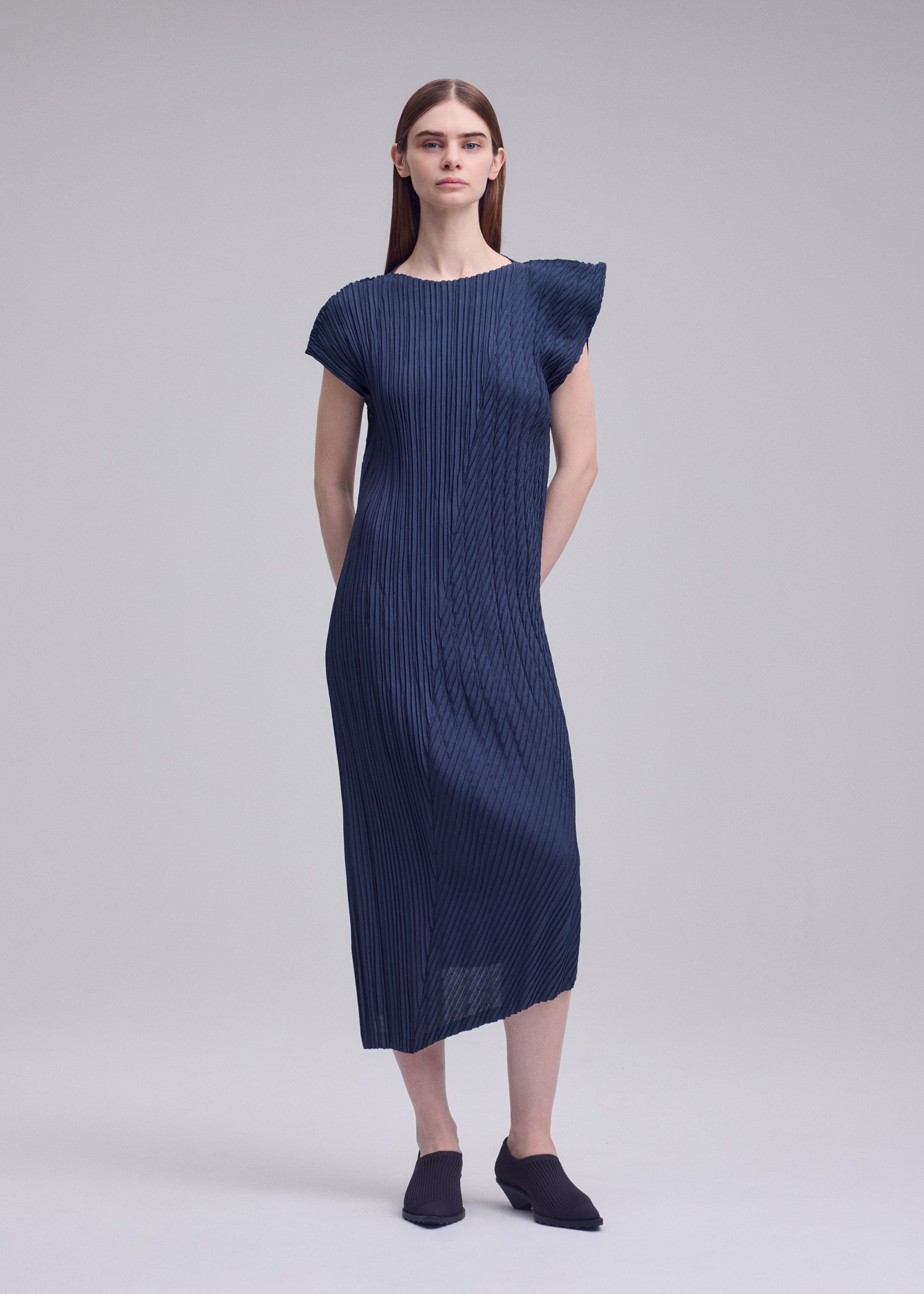 UNFURLING PLEATS Dress Dark Navy