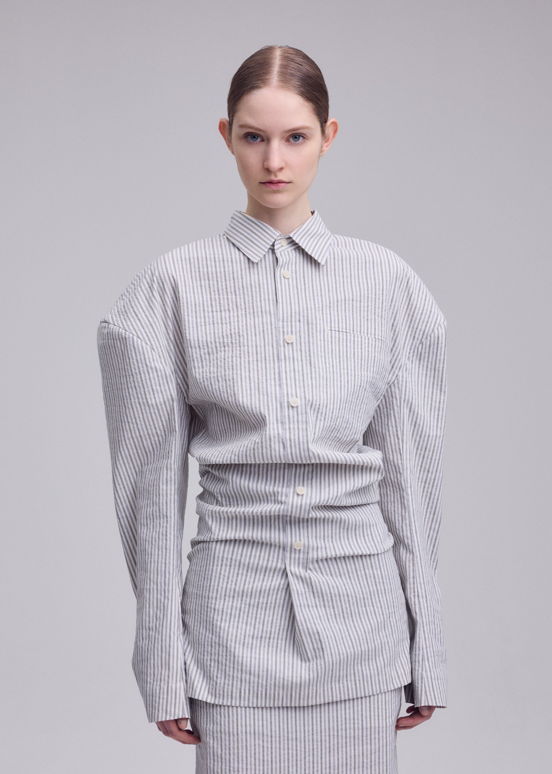 ALLOW (STRIPE) Shirt Black-Hued – The official ISSEY MIYAKE ONLINE
