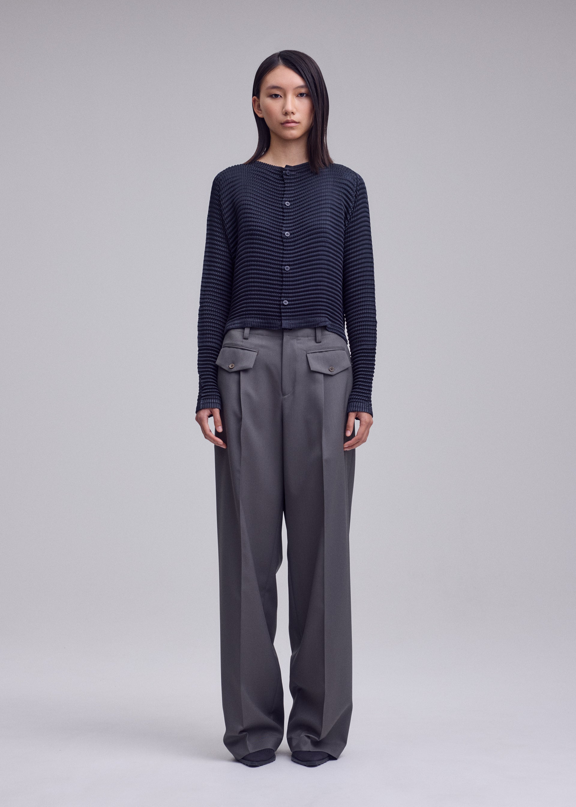 傷ありme ISSEY MIYAKEロングカーディガン ラベンダー系シャンブレー Cardigans – The official ISSEY MIYAKE ONLINE STORE | ISSEY MIYAKE UK