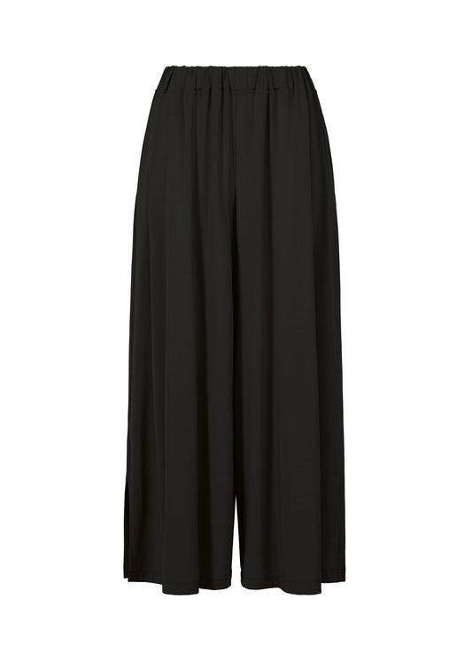 A product shot of the ISSEY MIYAKE DRAPE JERSEY-68 trousers in black.