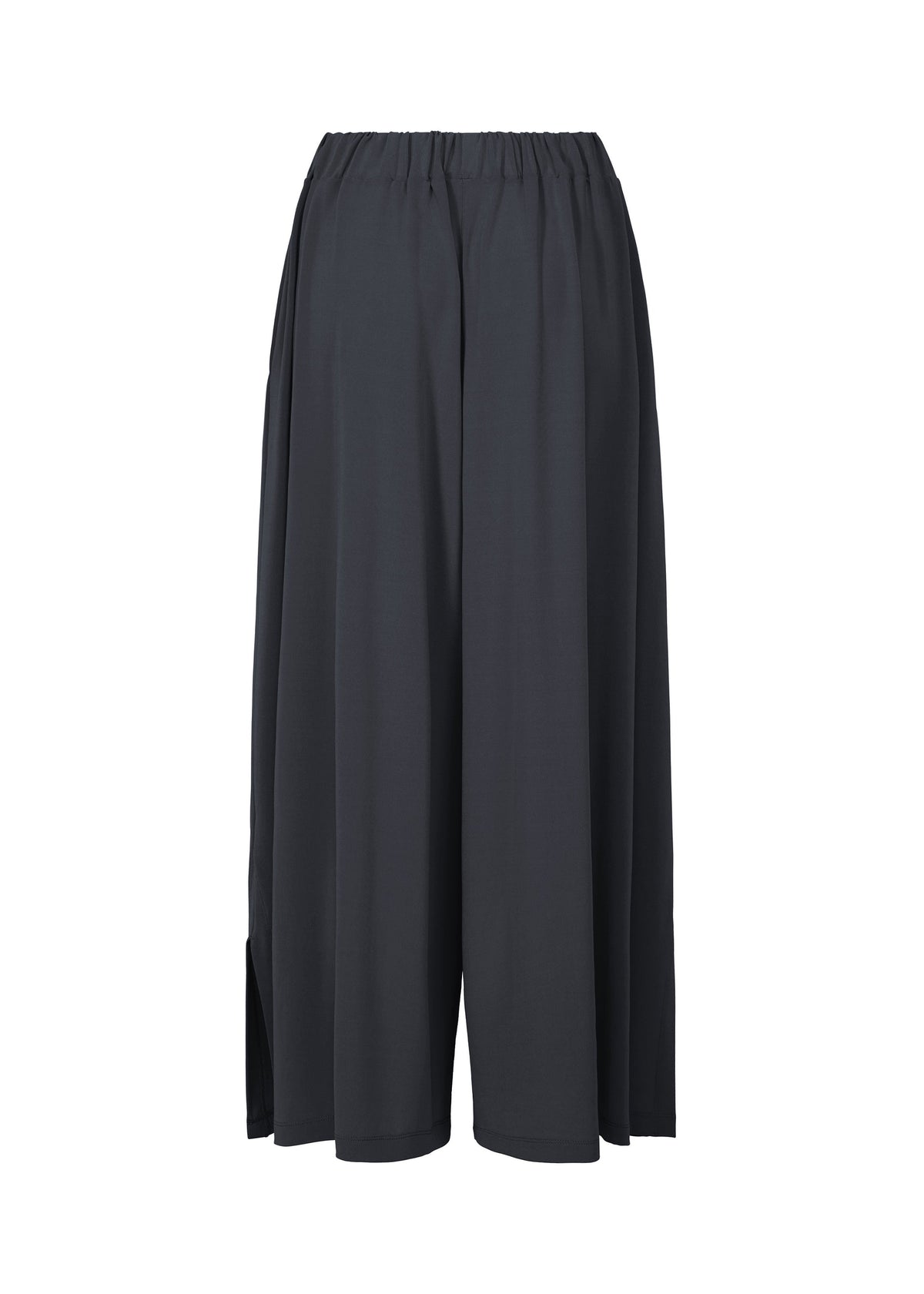 A detail shot of the ISSEY MIYAKE DRAPE JERSEY-68 trousers.
