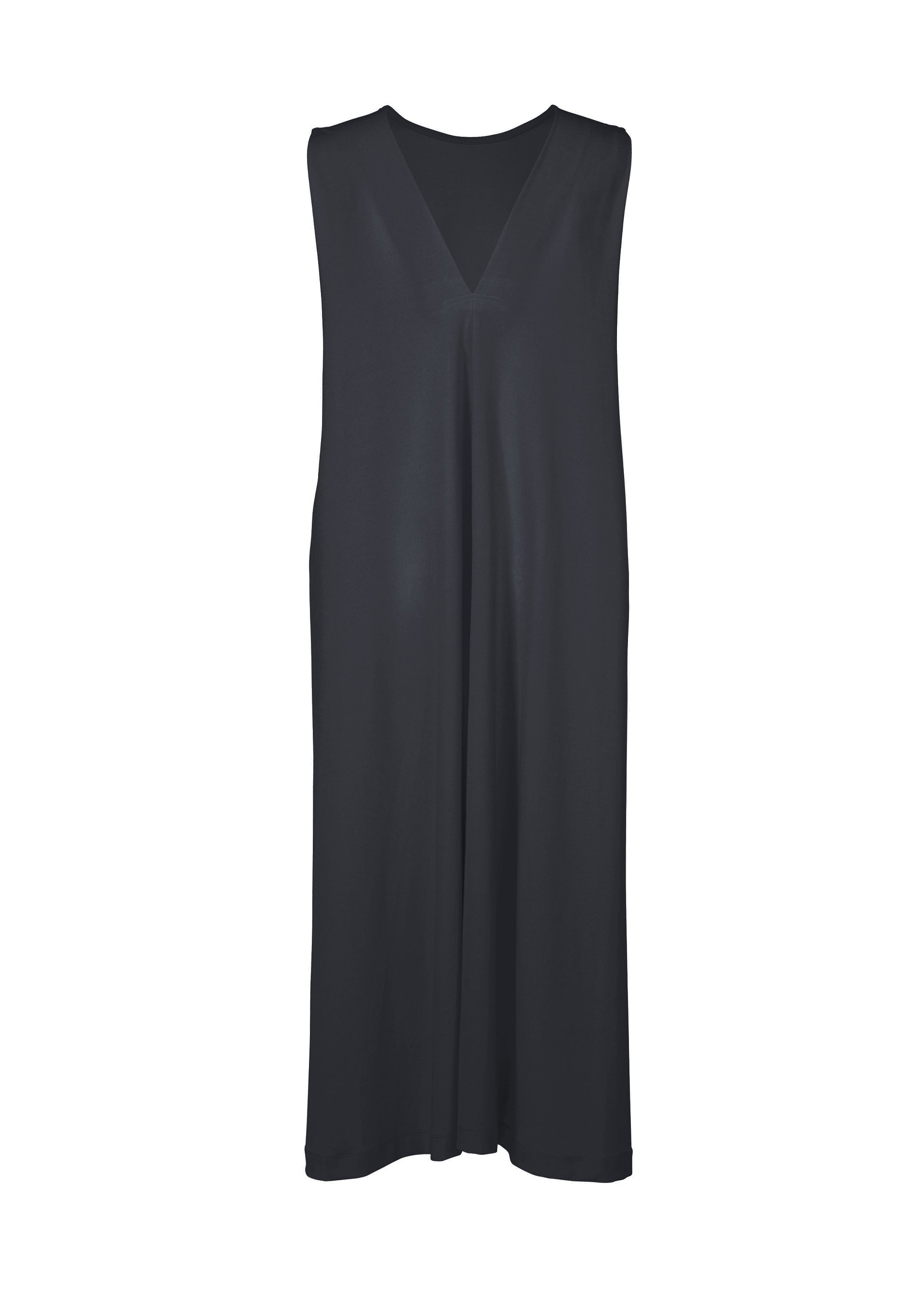 A detail shot of the ISSEY MIYAKE DRAPE JERSEY-68 dress.