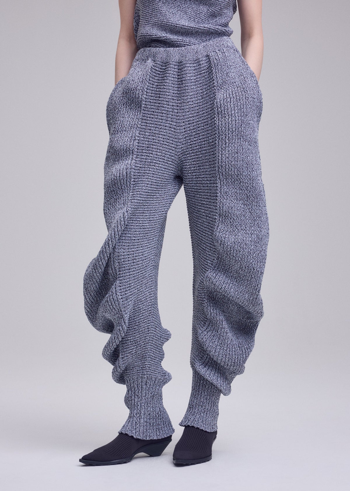 FOUND STONE Trousers Grey