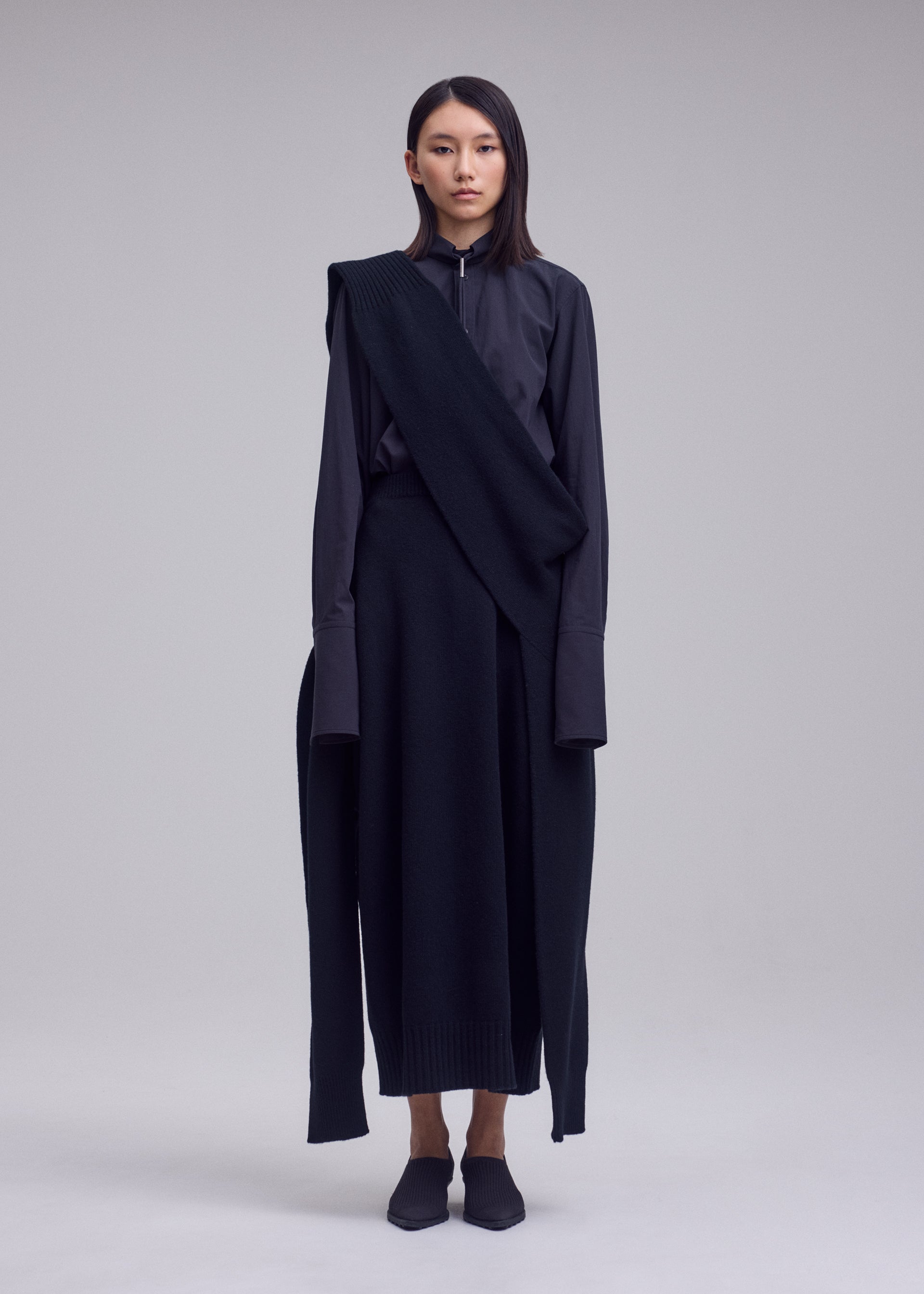 希少 ISSEY MIYAKE 巻きスカート ブラック ISSEY MIYAKE SKIRTS – The official ISSEY MIYAKE ONLINE STORE