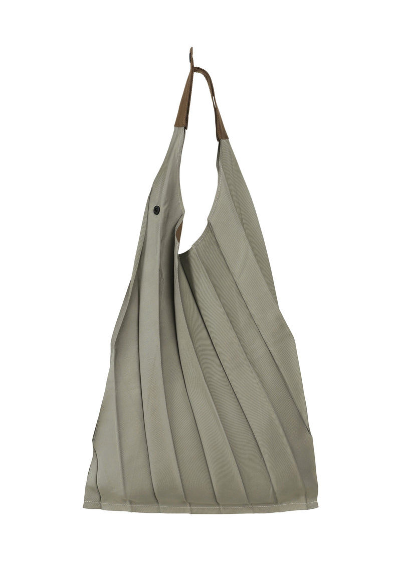 A product shot of the IM MEN  GURU GURU bag in beige (41)