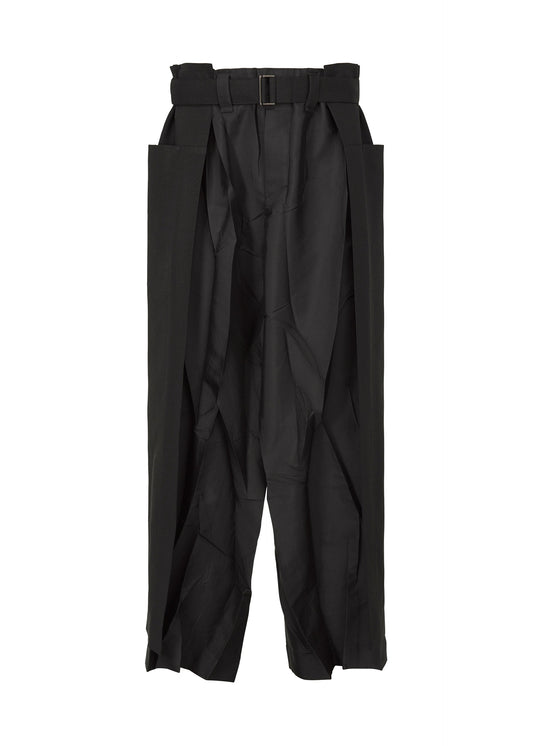 A product shot of the IM MEN HIDING trousers in black (15).