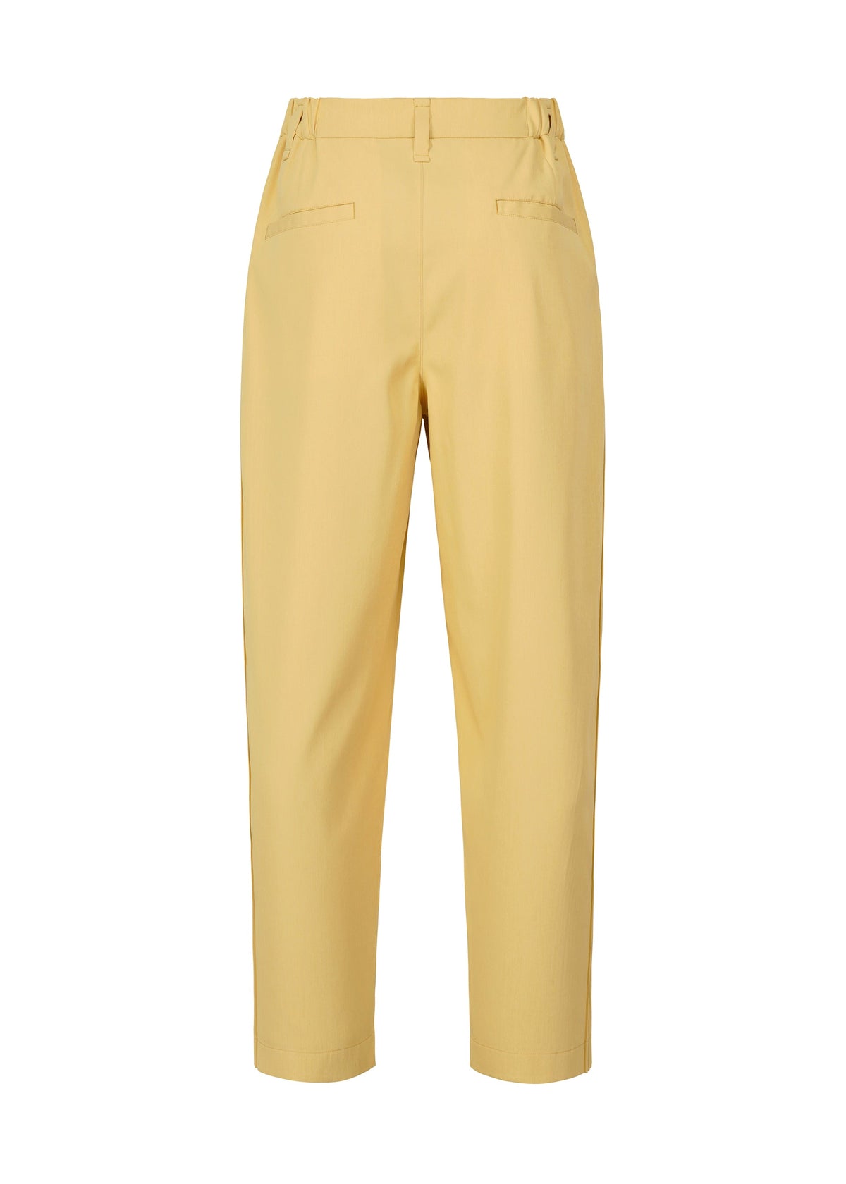 A detail shot of the IM MEN AIR PLEATS trousers.