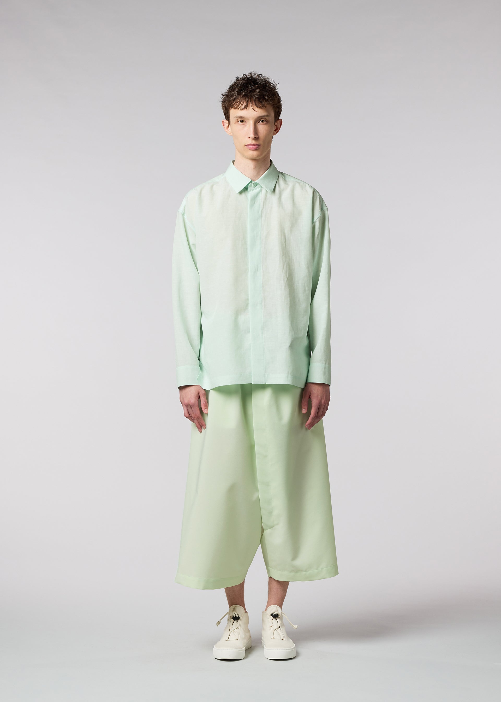 HYBRID SHIRT Shirt Light Grey – The official ISSEY MIYAKE ONLINE