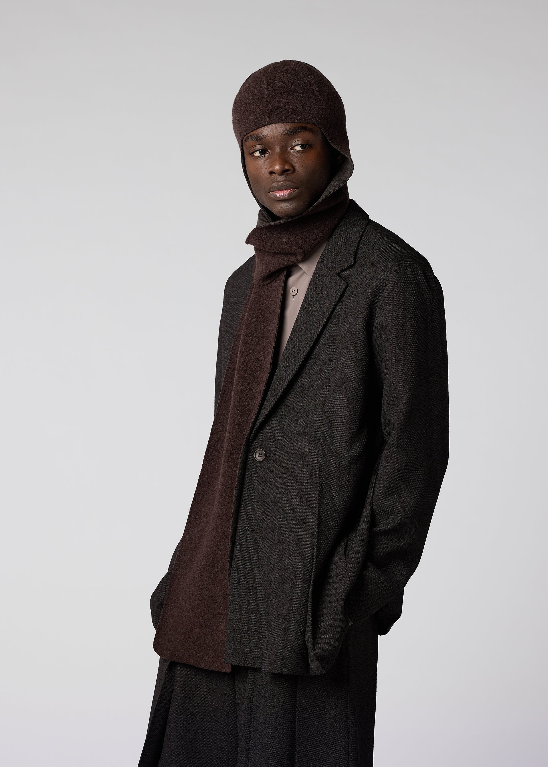 A model wears the IM MEN CLOUD hat.