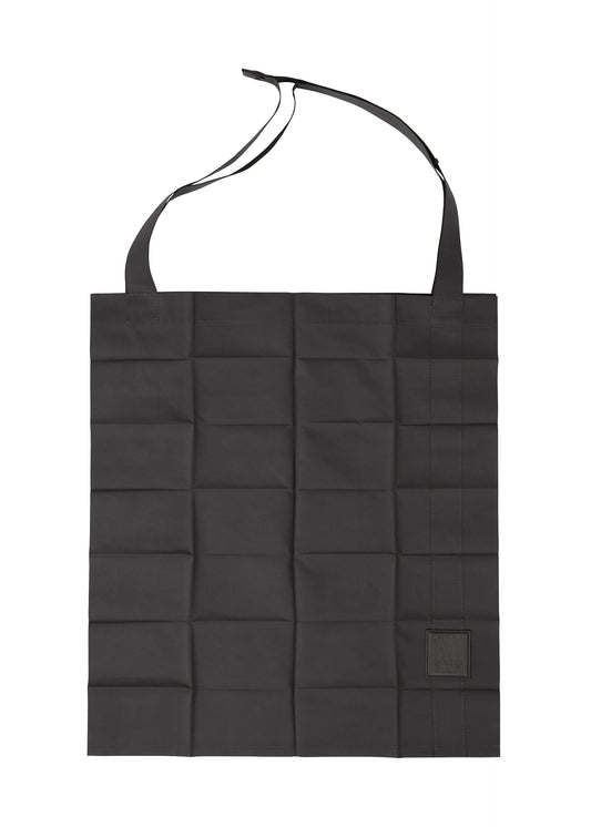 A product shot of the IM MEN PATA PATA bag in black.