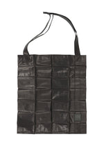 A product shot of the IM MEN PATA PATA METALLIC bag in black (15).