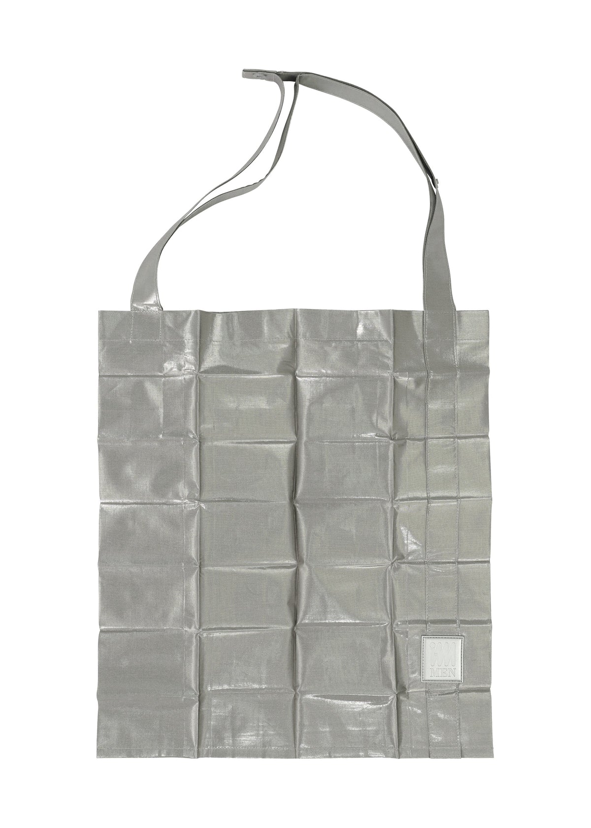A product shot of the IM MEN PATA PATA METALLIC bag in silver (91).