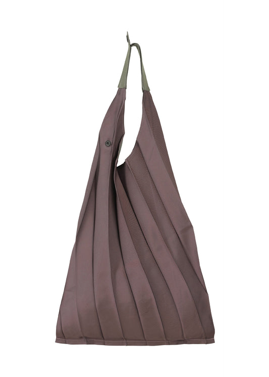 A product shot of the IM MEN GURU GURU bag in purple (81).