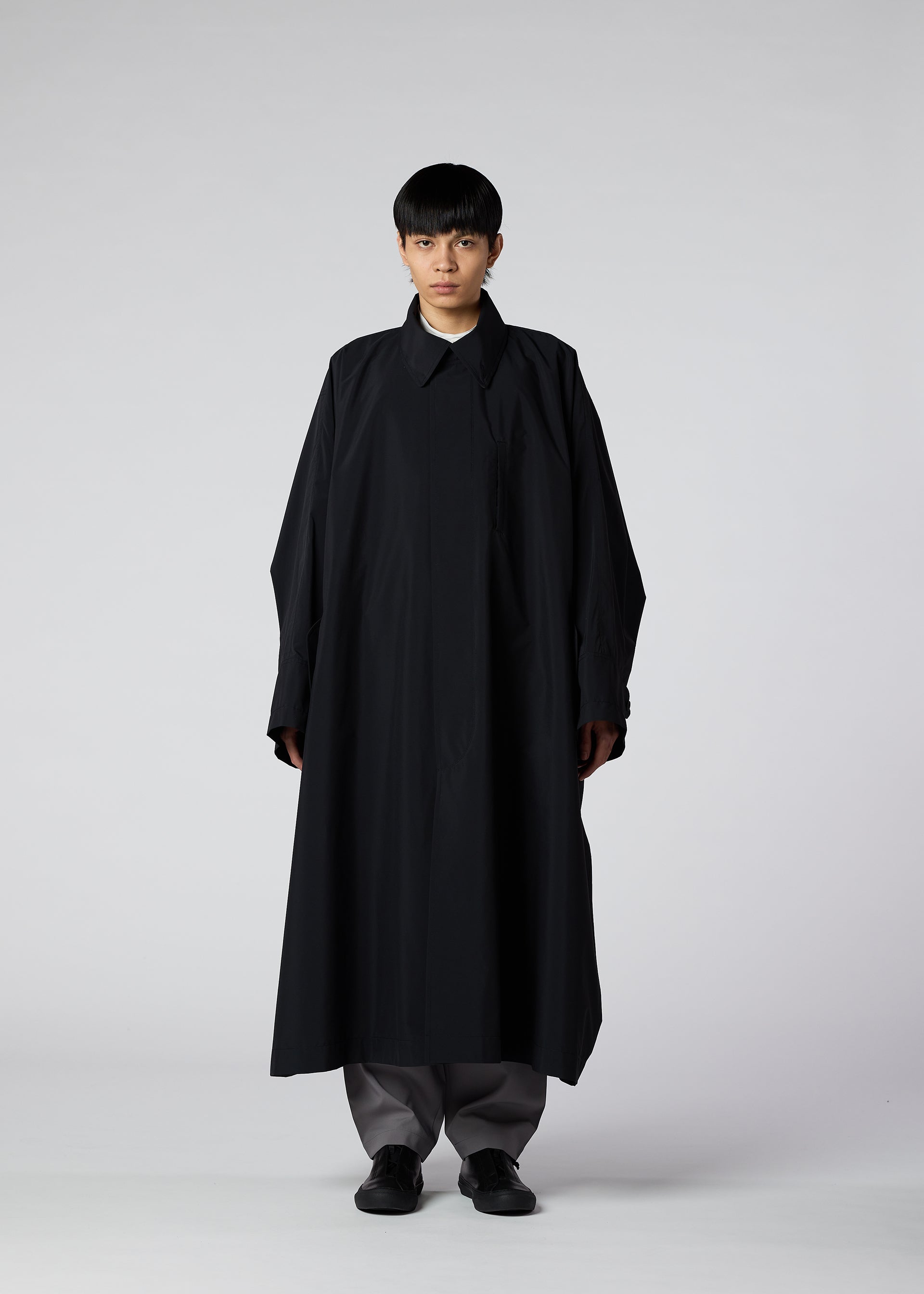 WIND COAT LIGHT Coat Purple – The official ISSEY MIYAKE ONLINE