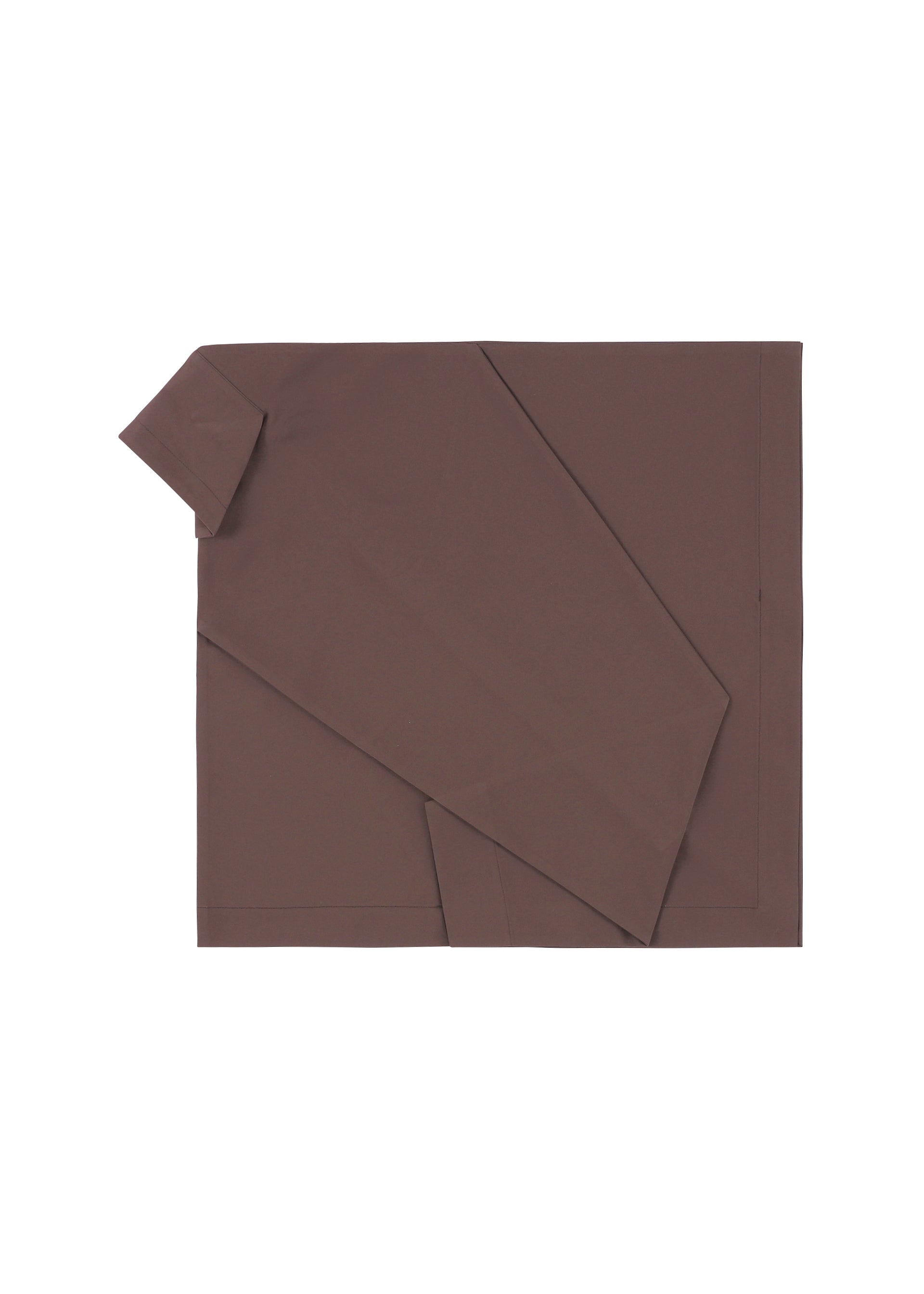 A detail shot of the IM MEN FLAT DRAPE clothing.