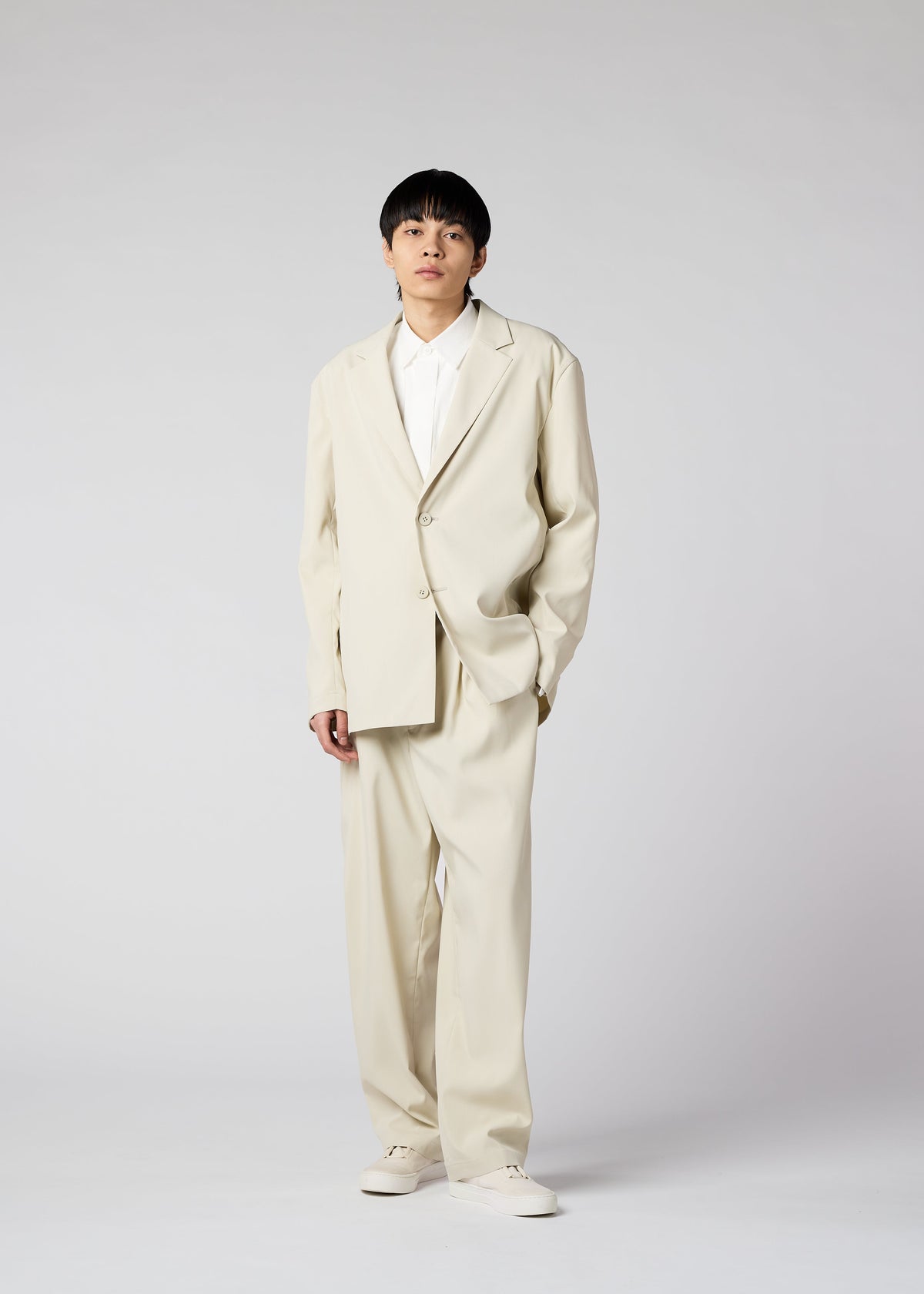 A model wears the IM MEN AIR jacket.