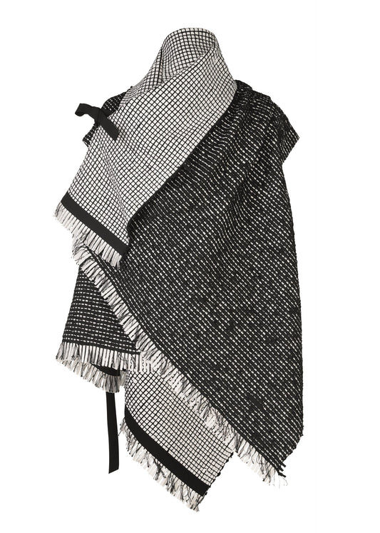 A product shot of the IM MEN SAKIORI vest in black (15).
