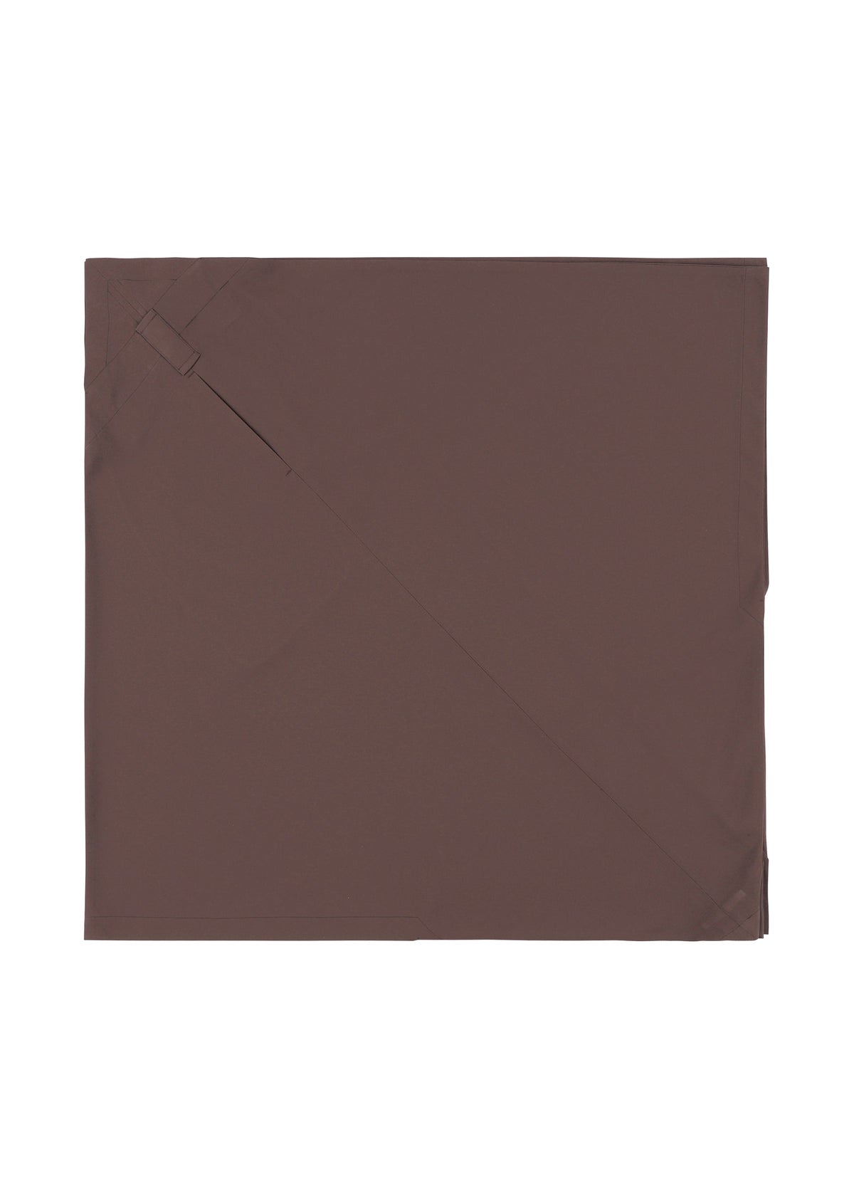 A detail shot of the IM MEN FLAT DRAPE clothing.