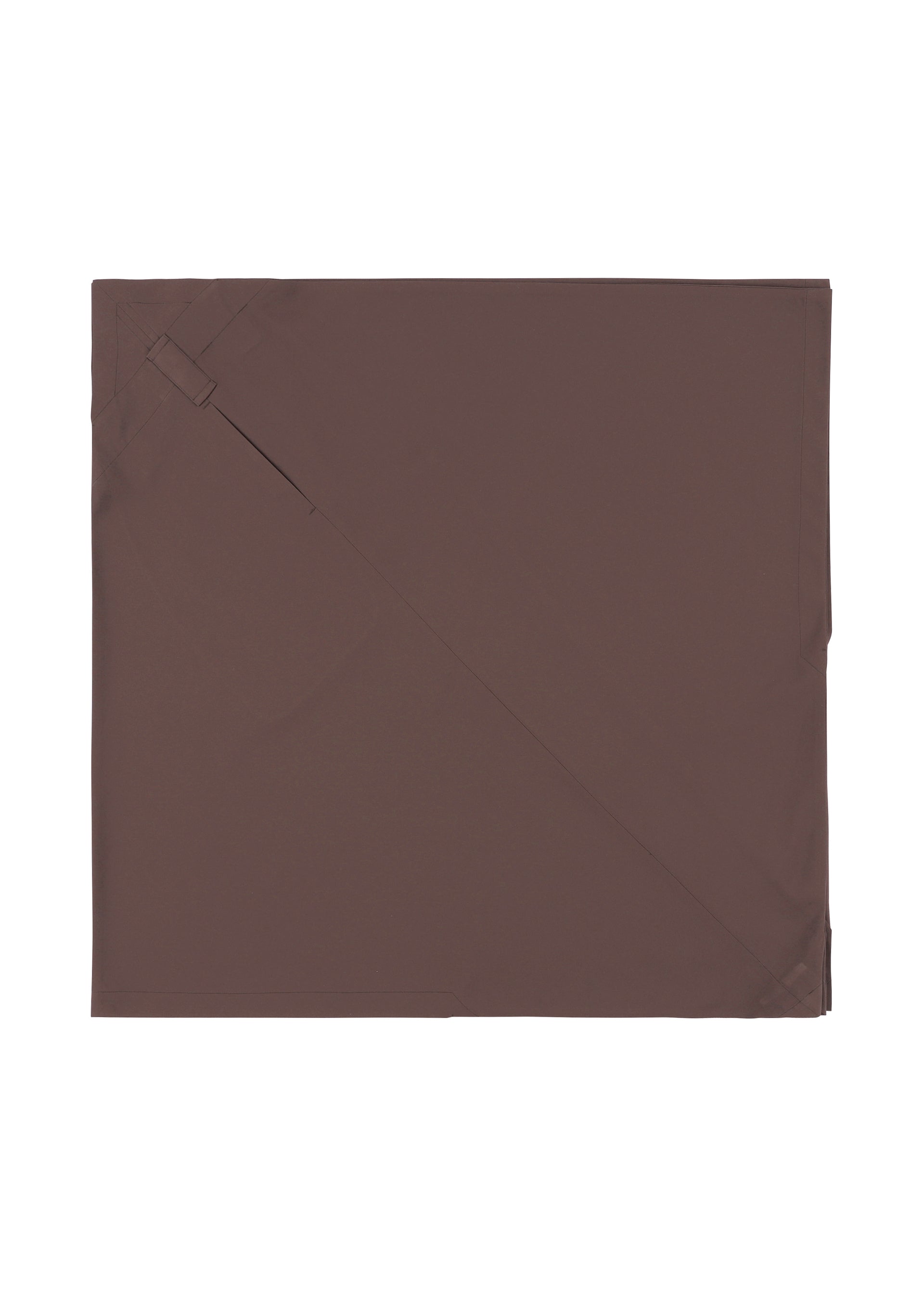 A detail shot of the IM MEN FLAT DRAPE clothing.