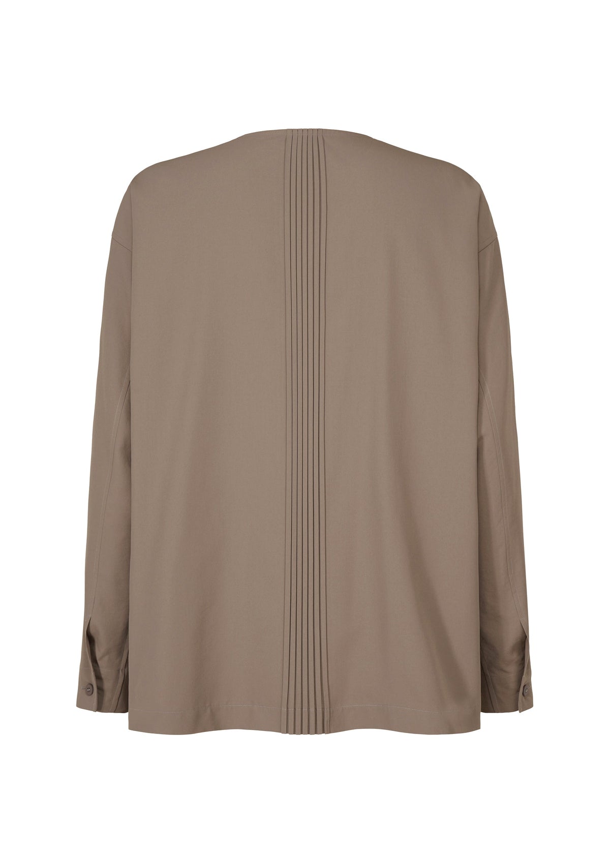 A detail shot of the IM MEN PLEATS SHIRT shirt.