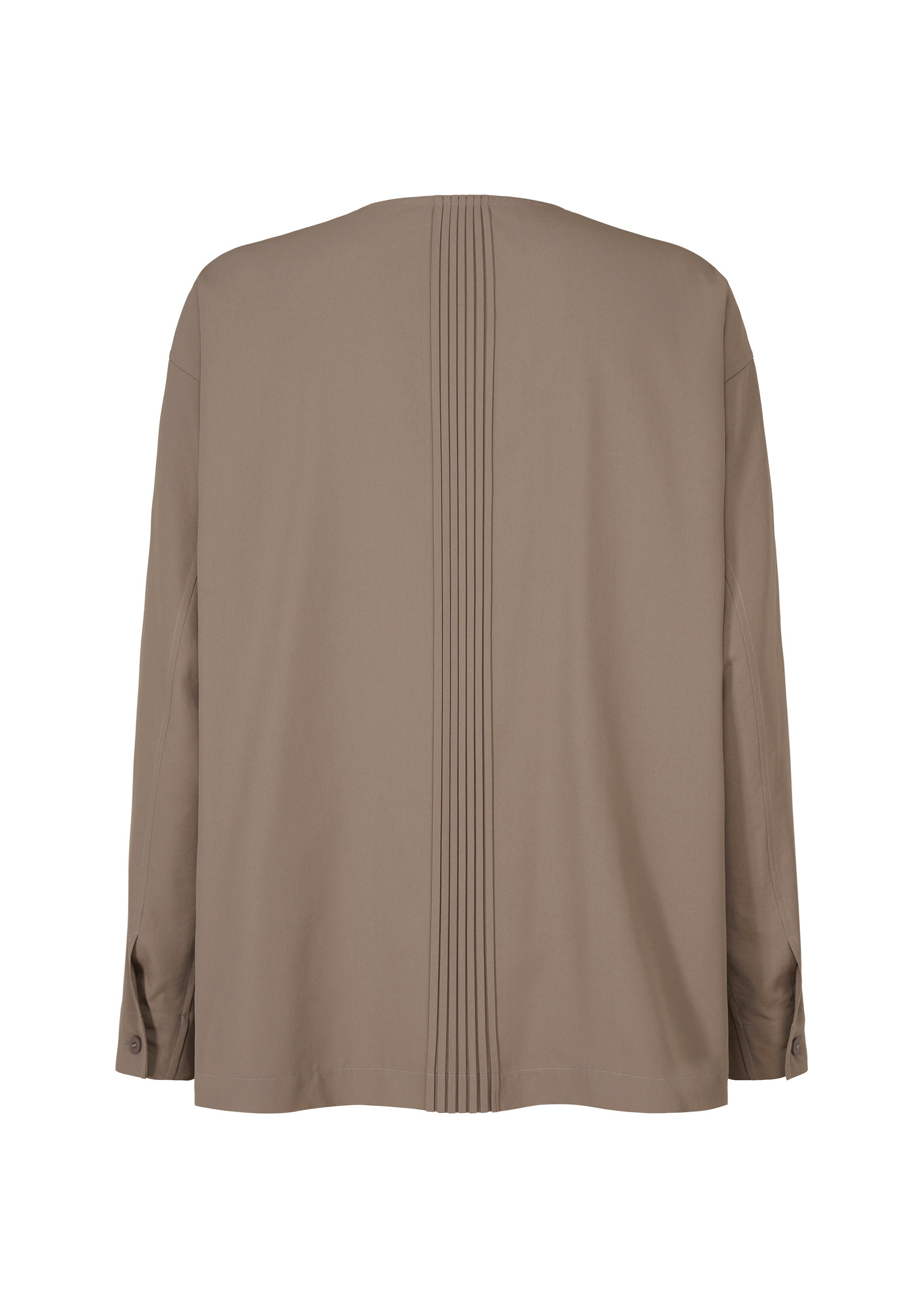 A detail shot of the IM MEN PLEATS SHIRT shirt.