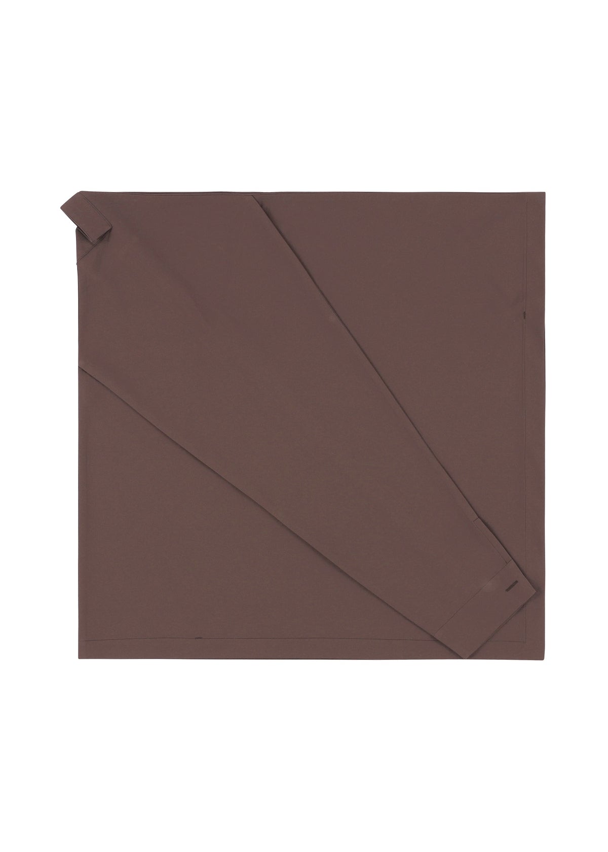 A detail shot of the IM MEN FLAT DRAPE clothing.