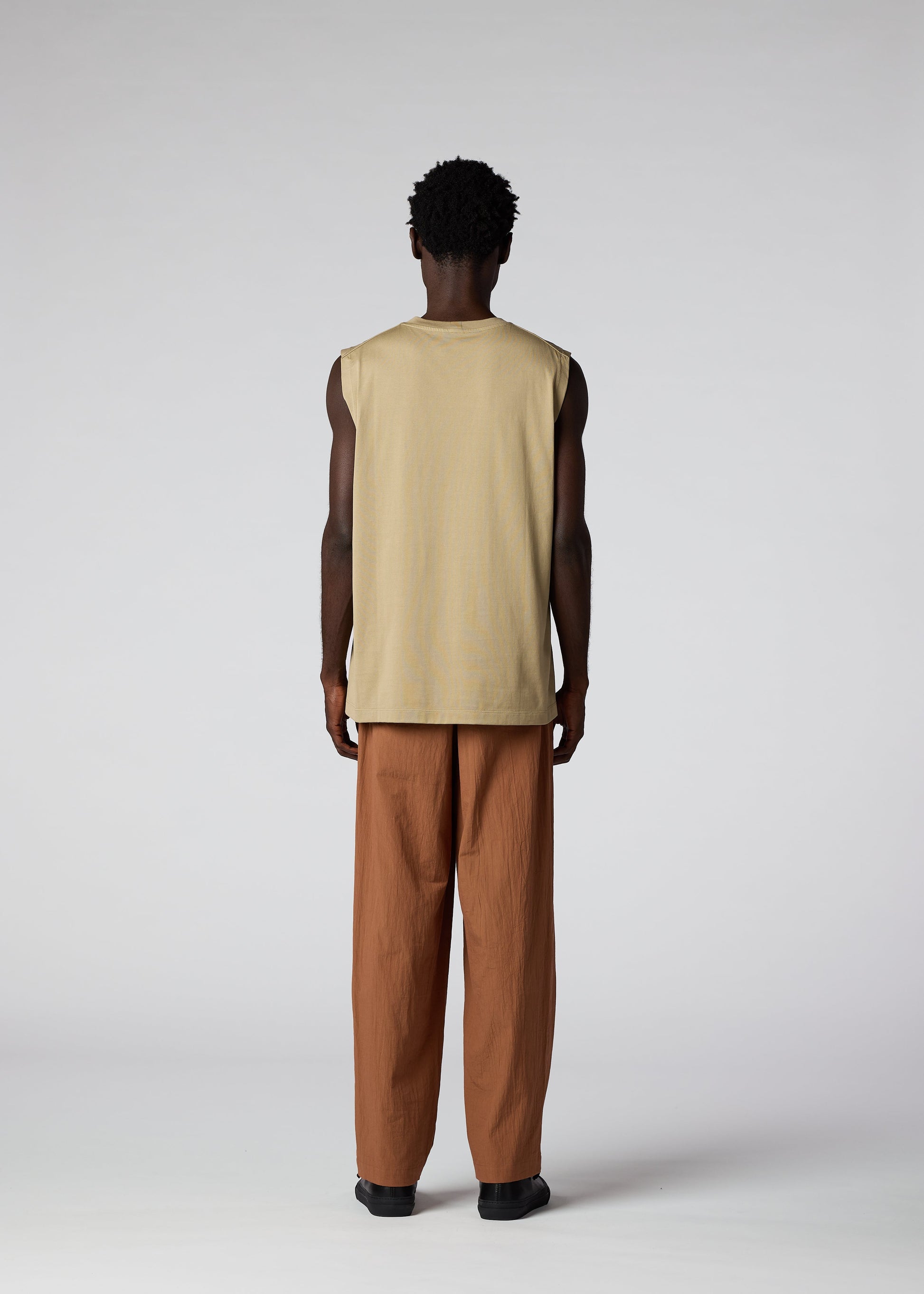 A model wears the IM MEN 60/2 JERSEY STITCH top.