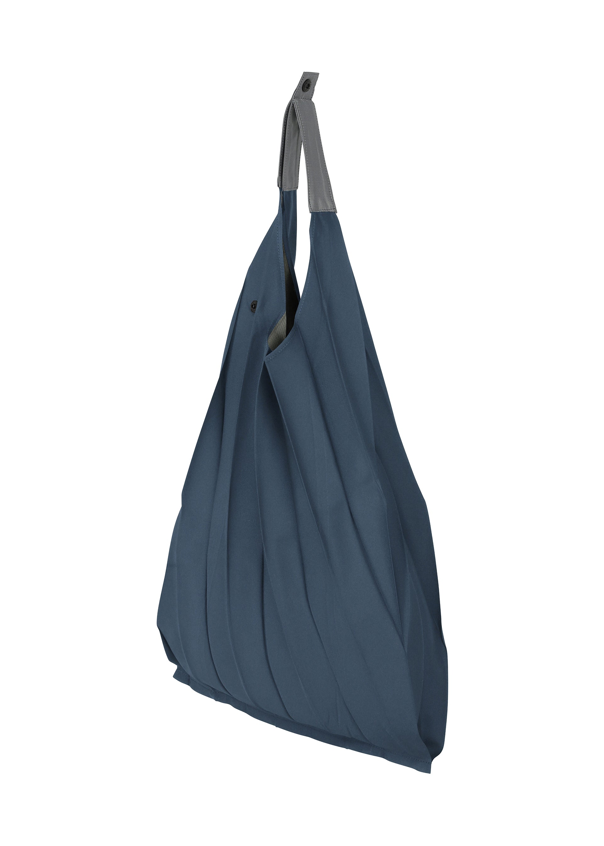 A detail shot of the IM MEN GURU GURU bag.