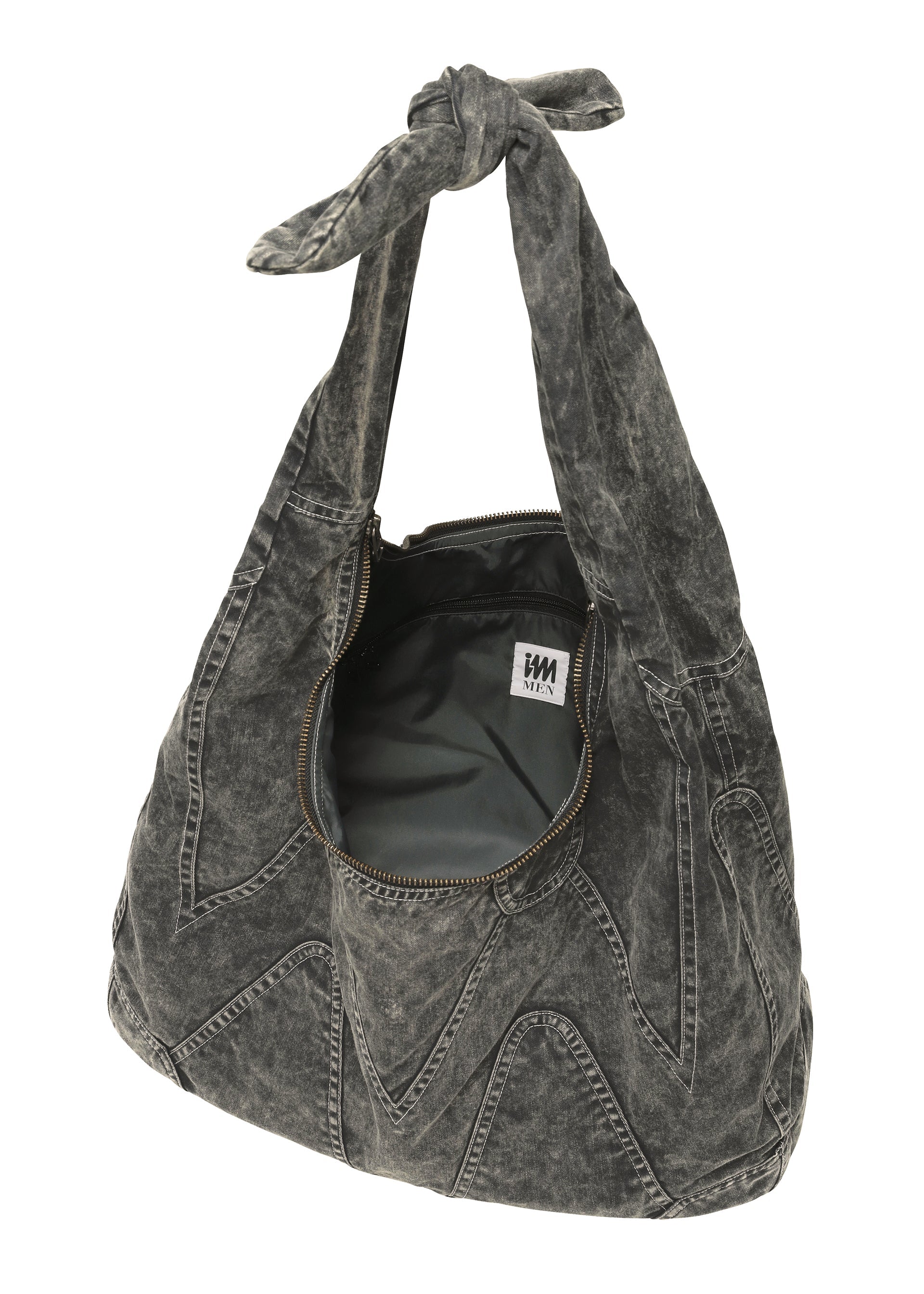 A detail shot of the IM MEN ELEMENTS BAG bag.
