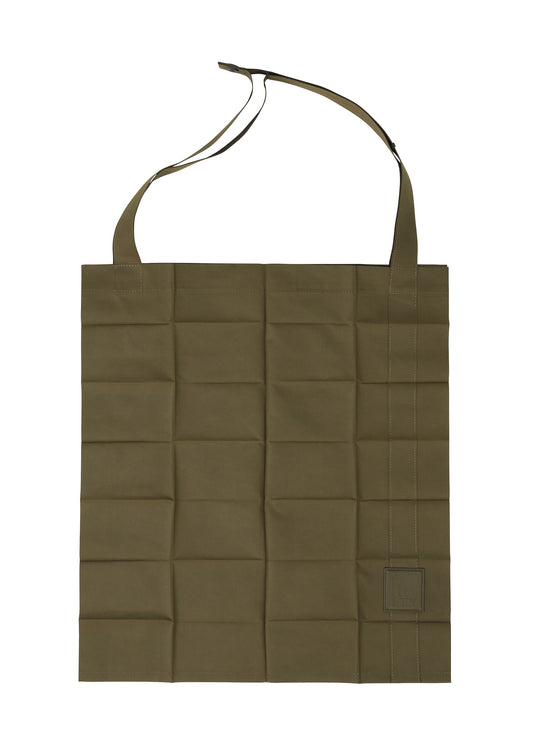 A product shot of the IM MEN PATA PATA bag in olive drab (64).