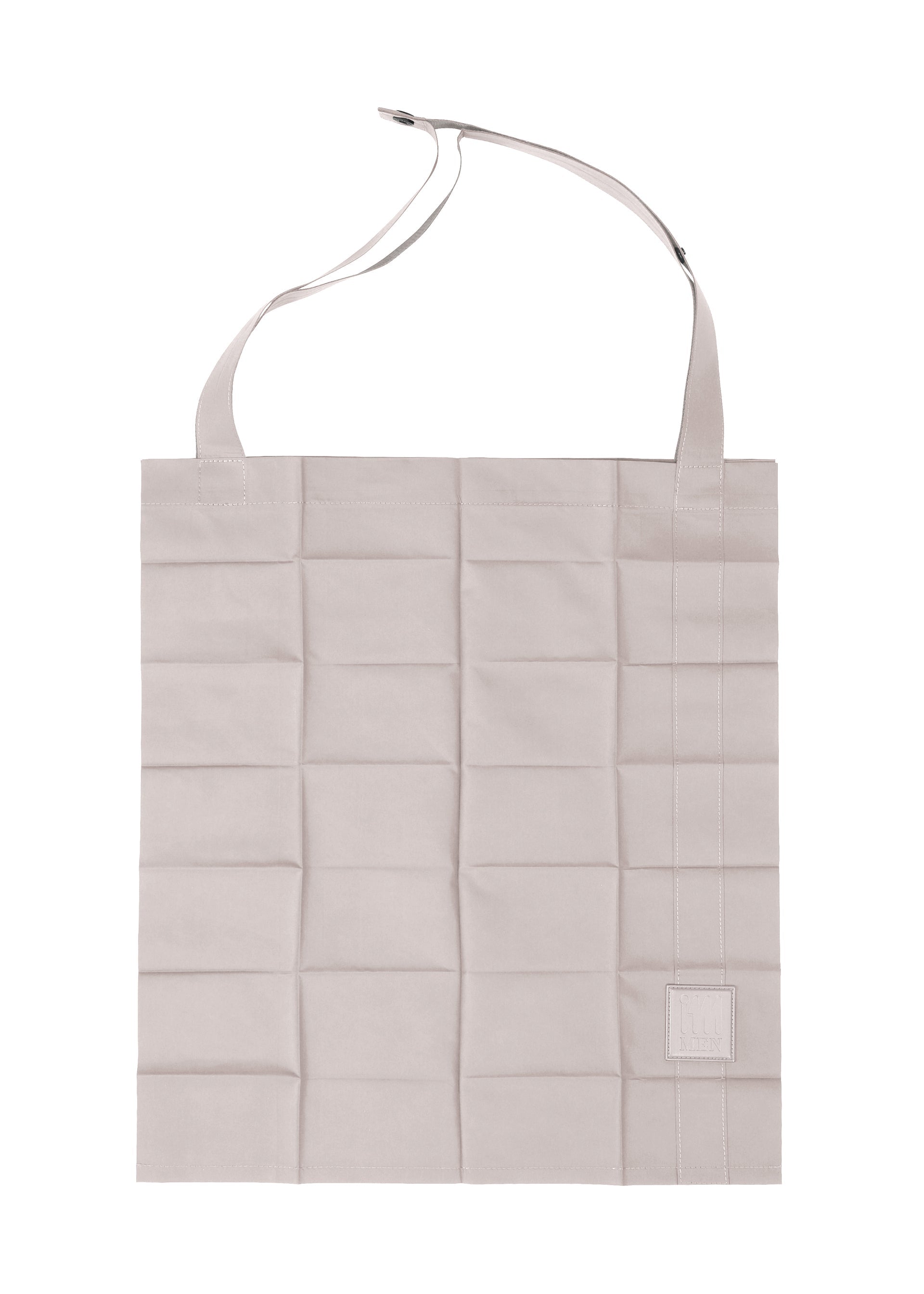 A product shot of the IM MEN PATA PATA bag in light purple (80).