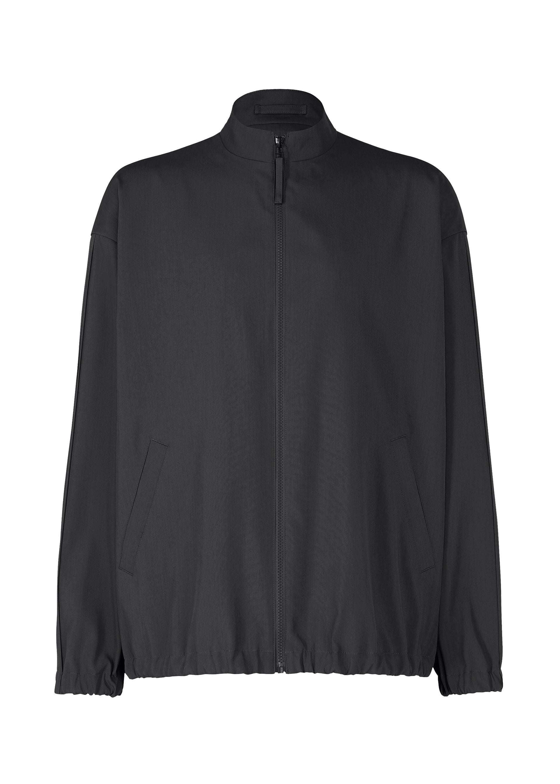 A product shot of the IM MEN AIR PLEATS jacket in black (15).