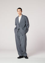 A model wears the IM MEN AIR WASH air-wash-jacket-grey.