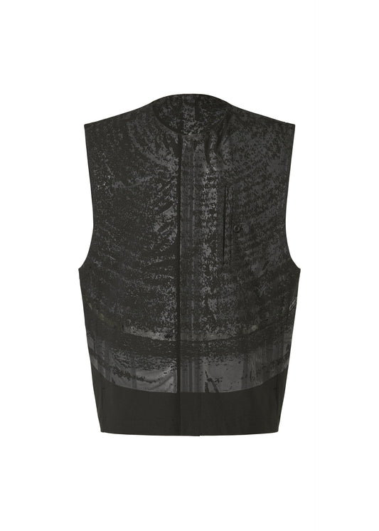 A product shot of the IM MEN KAIYU vest in black (15).