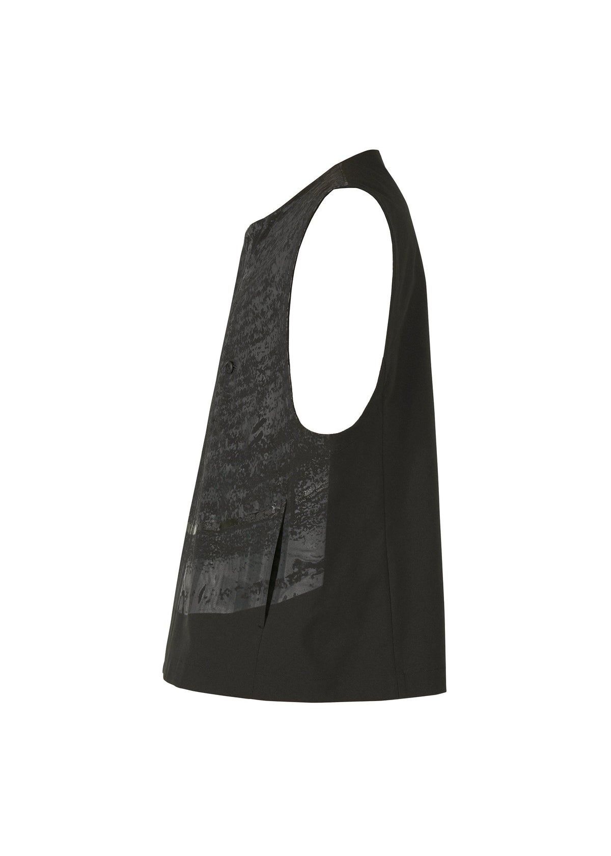 A detail shot of the IM MEN KAIYU vest.