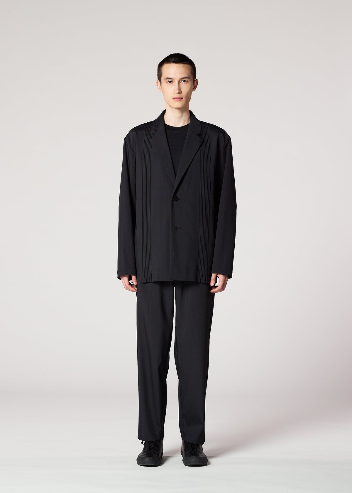AIR PLEATS BLACK Trousers Black