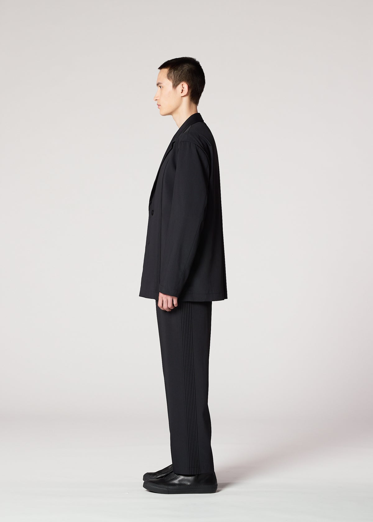 AIR PLEATS BLACK Trousers Black