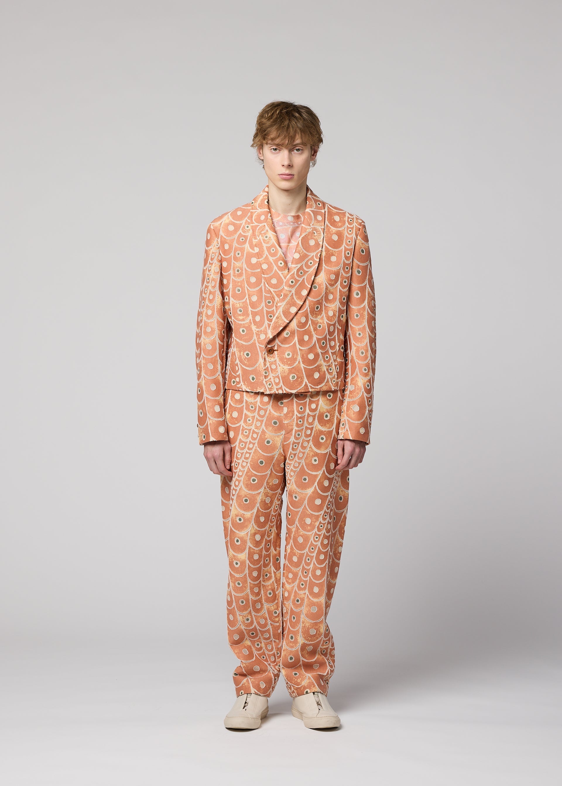 ISSEY MIYAKE Trousers – The official ISSEY MIYAKE ONLINE STORE