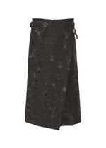 A product shot of the IM MEN UROKOMON trousers in black (15).