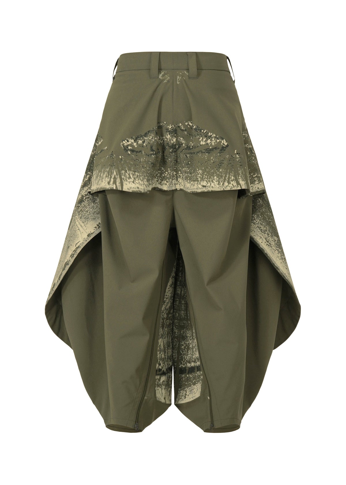 A detail shot of the IM MEN KAIYU trousers.