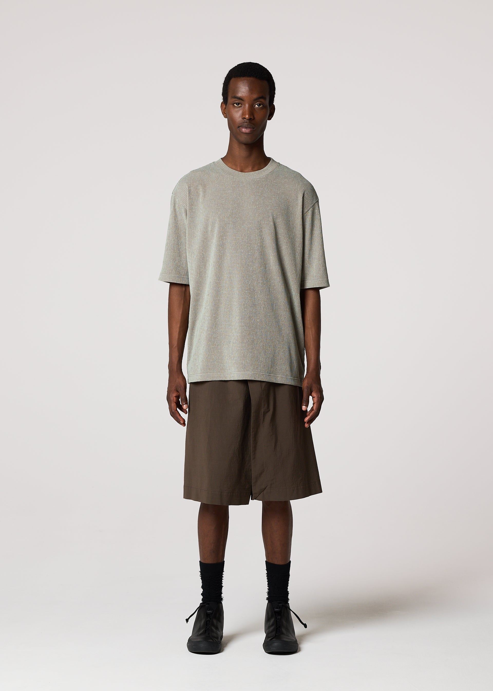 A model wears the IM MEN NAVY BOTTOMS navy-bottoms-trousers-dark-blue-1.