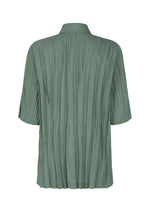 A detail shot of the IM MEN WRINKLE SHIRT shirt.