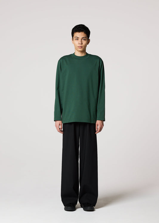 A model wears the IM MEN 40/2 JERSEY STITCH clothing.