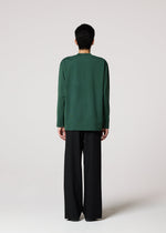 A model wears the IM MEN 40/2 JERSEY STITCH clothing.