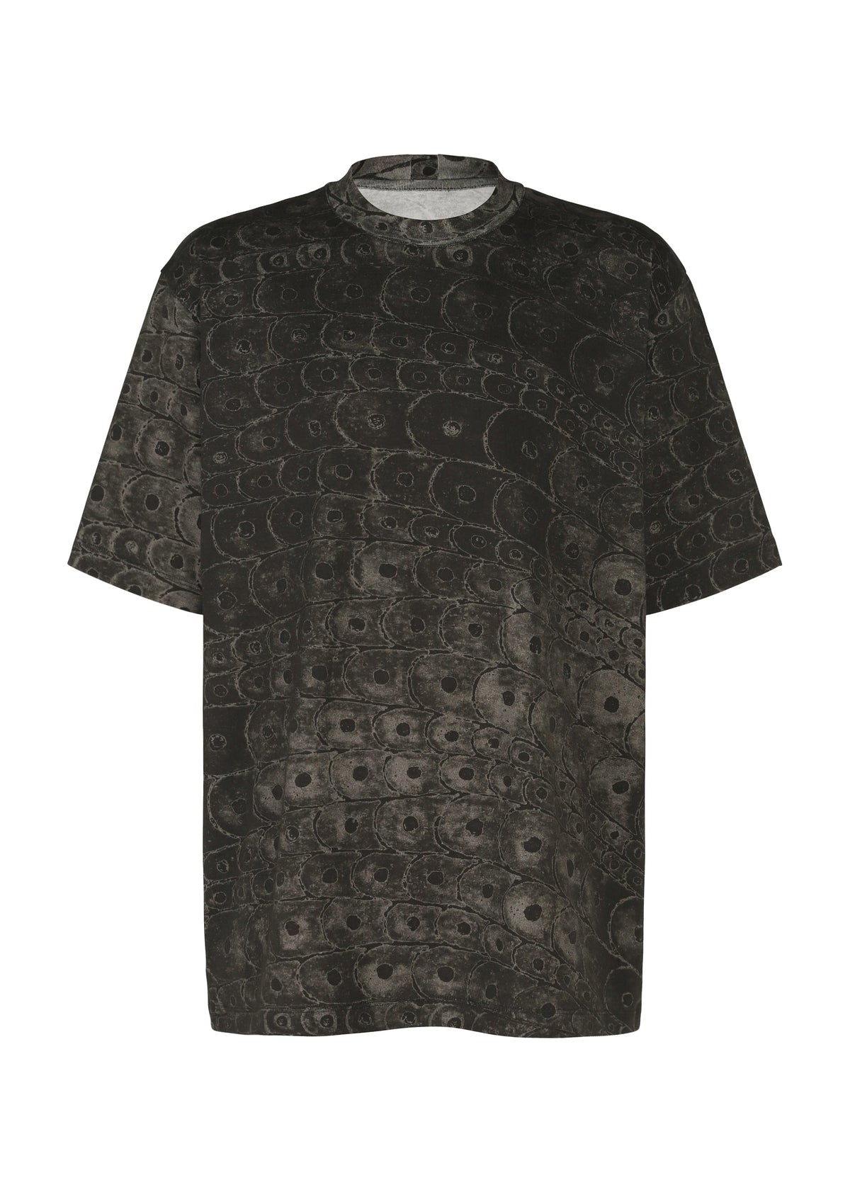 A product shot of the IM MEN UROKOMON T top in black (15).