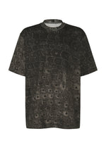 A product shot of the IM MEN UROKOMON T top in black (15).
