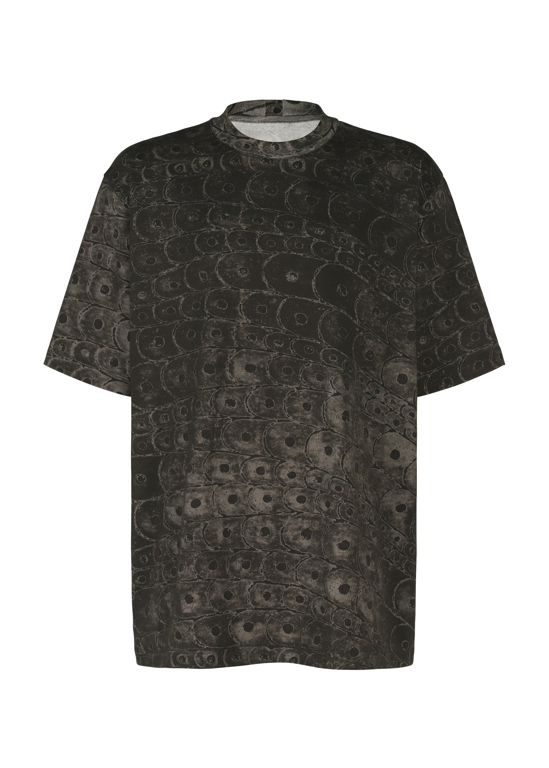 A product shot of the IM MEN UROKOMON T top in black (15).