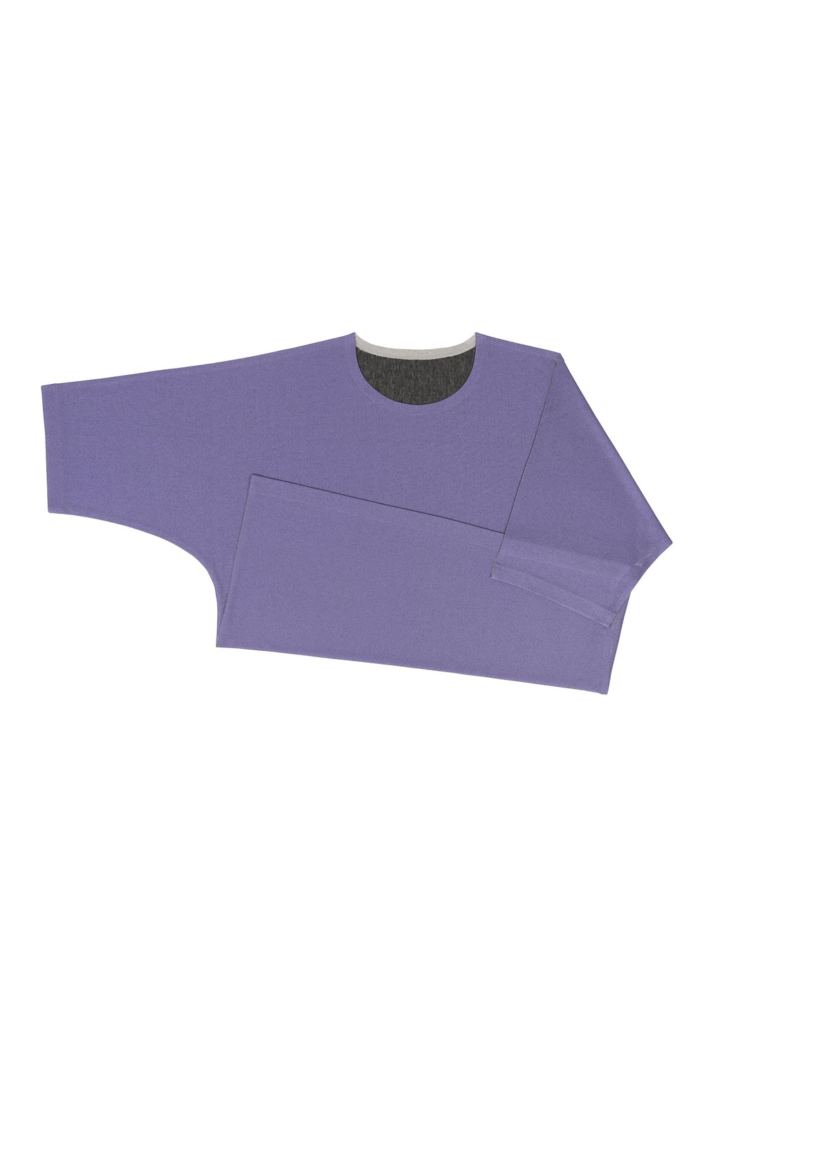 A detail shot of the IM MEN GEOMETRY PLATING JERSEY top.